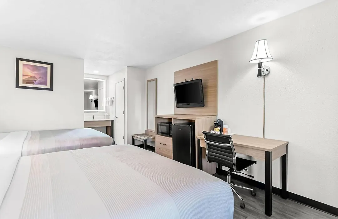 Quality Inn & Suites Sunport Airport Albuquerque-1